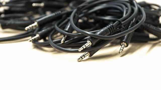 headphone connections